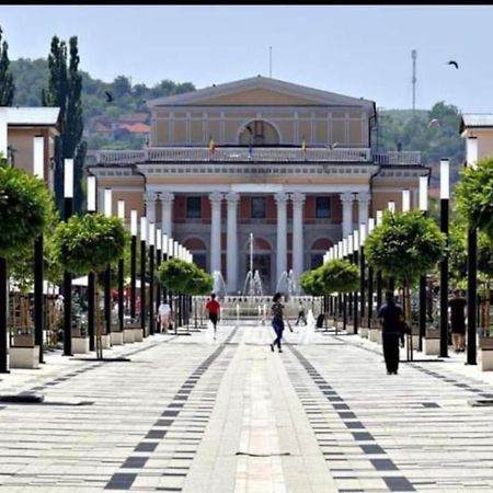 Very Good Location Hunedoara Buitenkant foto