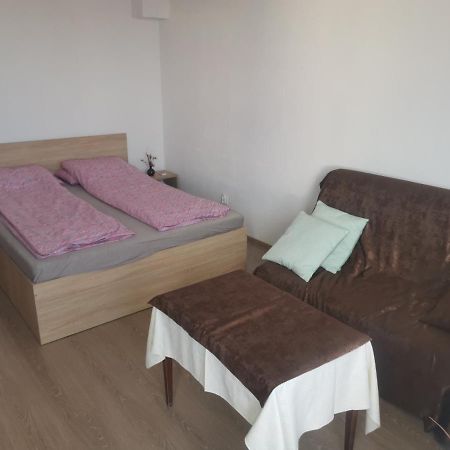 Very Good Location Hunedoara Buitenkant foto