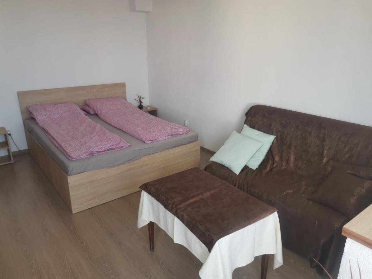 Very Good Location Hunedoara Buitenkant foto